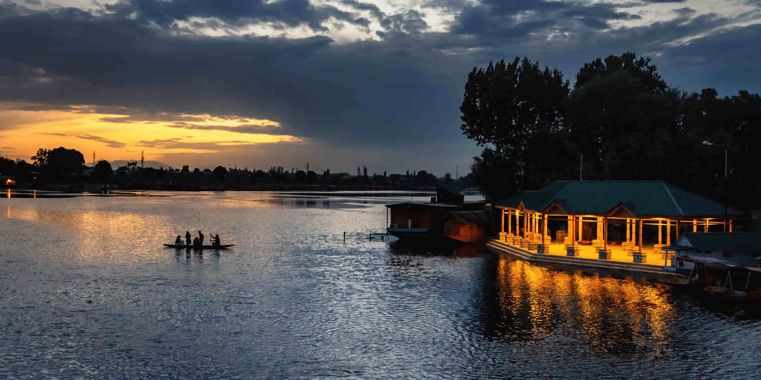 Srinagar Gulmarg Pahalgam Tour Package - 8N/9D Kashmir tour